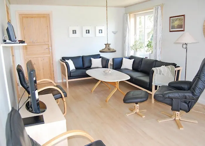 Vesterende V بيت للعطل *